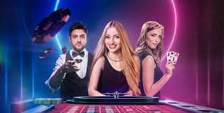 Tampilan warna-warni slot games dengan berbagai simbol dan fitur bonus khas